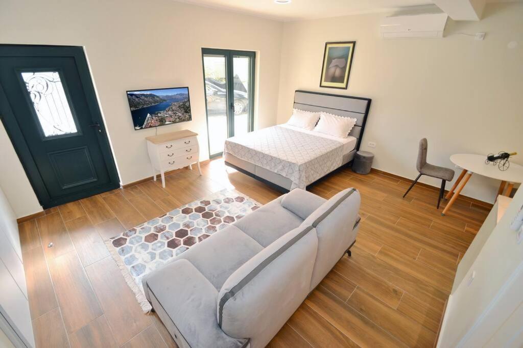 Ferienwohnung Urban Escape For Two In Kotor Exterior foto